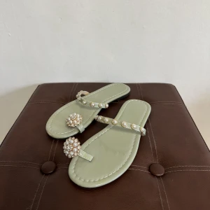 Flats - Flats🤗 ❗️3 för 2 på allt❗️