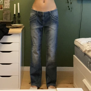 Esprit jeans - Esprit jeans som är helt nya med lappar kvar! Jag är 180 cm för referens🩵