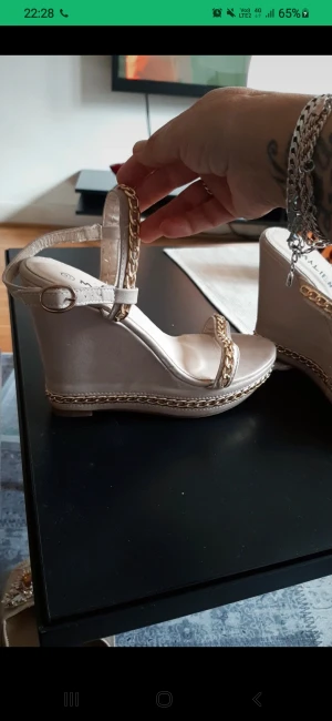 Skor - Bra skick St 37