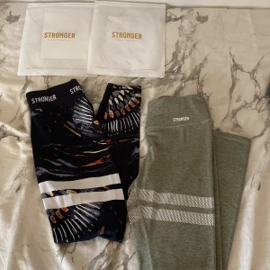 Stronger tränings byxor  - 2 par fina tränings byxor från stronger, knappt använda och är som nya!  kom privat för mer information/frågor ❣️