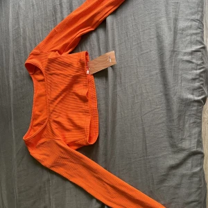 Tröja - Säljer denna jättefina tröja från shein, aldrig använd lappen sitter kvar på tröjan.  Köparen står för frakt