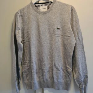 Lacoste pullover  - Grå pullover lacoste storlek medium 