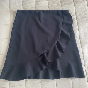 Kjol - Sparsamt använd, bra skick!