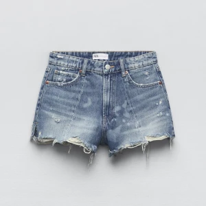 Jeans shorts - Säljer mina oanvända jeansshorts från Zara, har dom lågmidjade och älskar dom men har väldigt många shorts därav säljer jag dom❤️