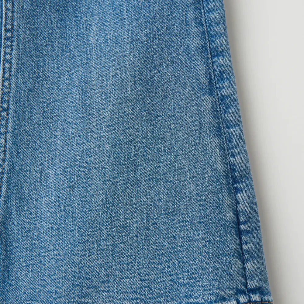 Bootcut jeans från Gina  Skriv för frågor eller bilder. Jeans & Byxor.