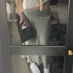 Långkjol - Superfin silkeskjol!! Knappt använd 