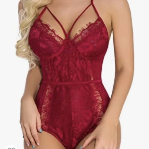 Body - Supersnygg röd body köpt på amazon för 215kr, kommer tyvärr inte till användning 🩷