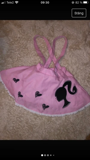 Barbie kjol - Barbie kjol står 10 motsvarar ca 10 år. 