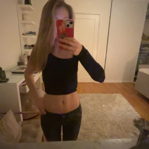 Asymmetrisk topp   - As snygg asymmetrisk topp från zara!