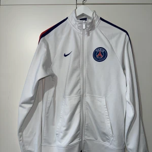 Nike Paris Saint-German kofta - Vit psg kofta nästan aldrig använt