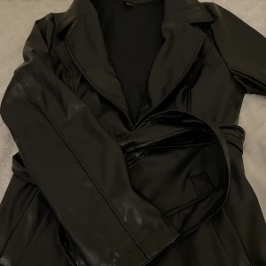 Skinn kappa - Skinnjacka som jag endast har testat. Storlek 38/M. Ord pris: 359:-