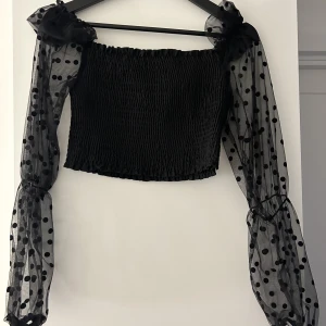 Blus - Jättefin blus, knappt använd i storlek M skulle säga att den är mer som en S🤍