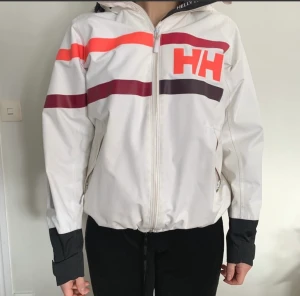 Helly Hansen jacka - Helly Hansen jacka Strl S. Använd och i bra skick