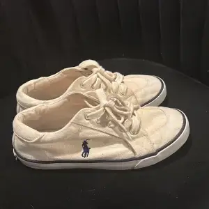 polo skor som jag inte använder så ofta, lite smutsiga mer det går att tvätta