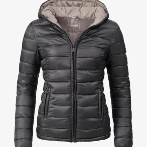 Liknande Colmar jacka !!Priset går att diskutera!! - Jacka från Zalando som är väldigt lik colmar jackan. Köptes för 808 kr och är använd 2 gånger. 