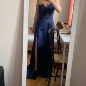 Balklänning  - Aldrig använd! 