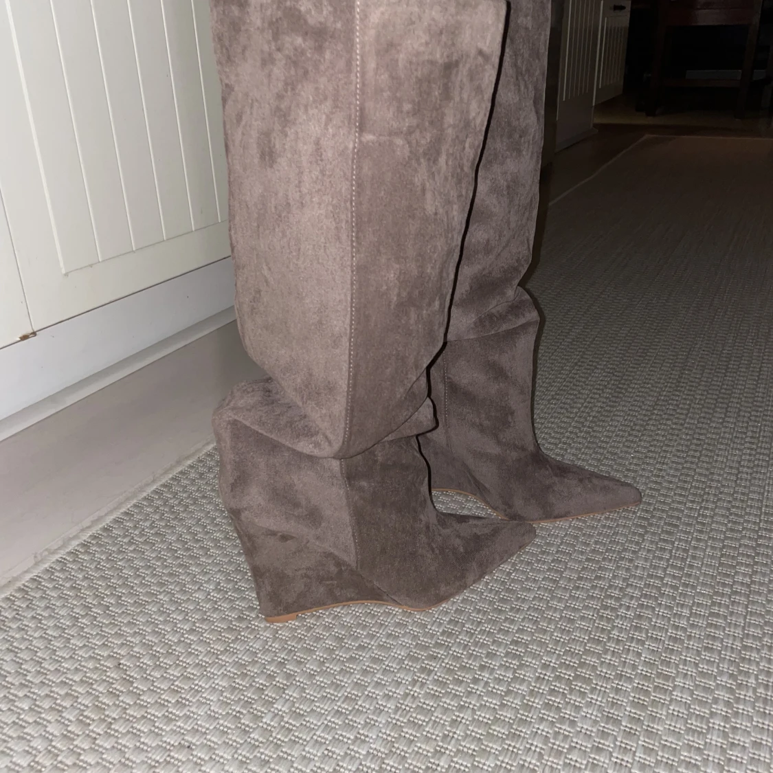 Snygga gråa boots - 91