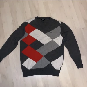 Tröja - V-ringad tröja från Abacus. Storlek XL (sitter som M/L)