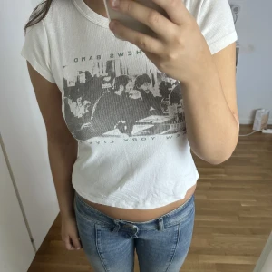 t shirt brandy melville  - säljer denna superfina tshirt från brandy melville, köparen står för frakt💕