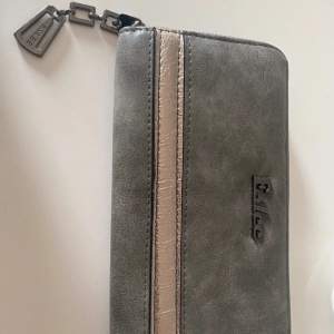 En helt ny plånbok från märket Eslee 