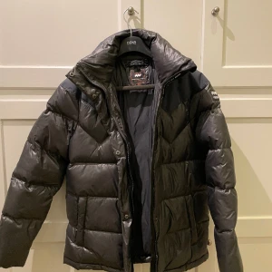 MOUTAINWORK JACKA - Gammal men använd 3ggr Perfekt för vintern 