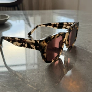 Solglasögon  - Solglasögon från CW, vintage modell