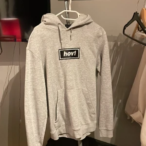 Hov1 merch - Nypris: 600  Storlek S. Använd fåtal gånger