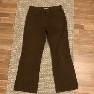 Bruna raka herr jeans - Skriv om ni har några frågor