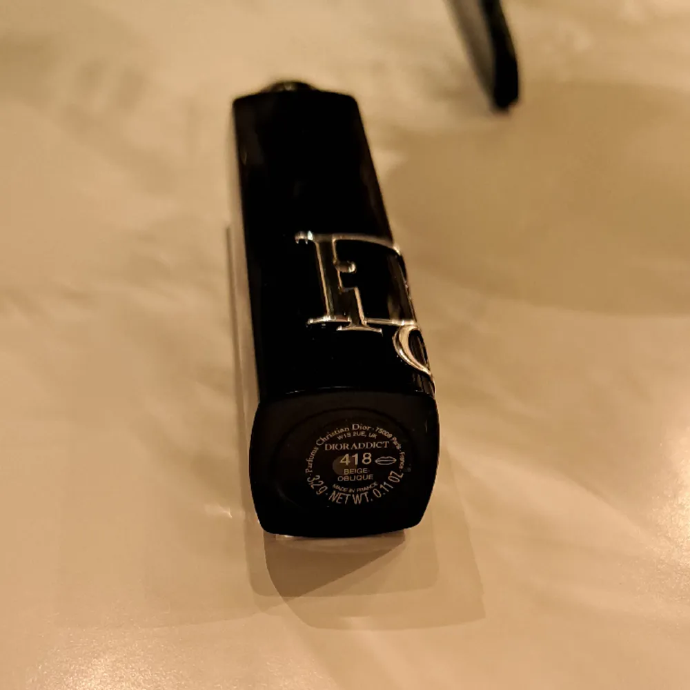 dior addict shine lipstick 418 beige oblique, endast testad, som ny. Övrigt.