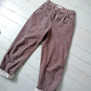 Slouchy jeans pull & bear - Otroligt sköna jeans i slouchy modell. Bruna. I bra skick. Storlek 36. 