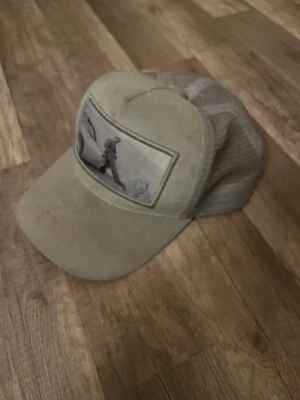 Velvet keps - Säljer min velvet keps från contore då ja inte använder den längre. Använt ganska mycket men i bra skick.