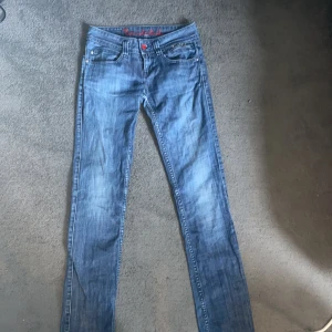 Low waist denim jeans - Låg midjade byxor från Bondelid! Så snygga och trendiga🌟 Passar mig perfekt som är 160!
