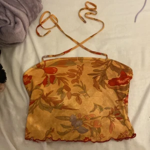 Topp - Helt nytt topp storlek M/S. Pris 60kr