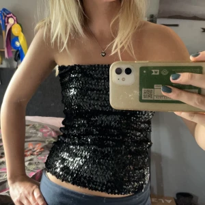 Paljett topp  - Super fin fest tub topp ! Säljer eftersom den inte kommer till användning 💗