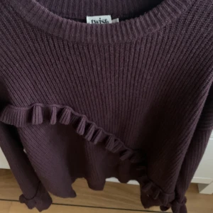 Fin stickad tröja till hösten - Stickad tröja från twist & tango. Använd men mycket bra skick 