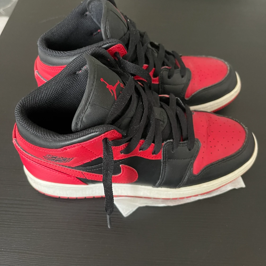 Jordan 1 mid banned