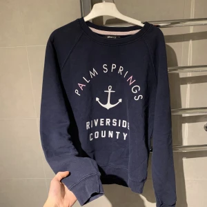 Sweatshirt - Sweatshirt/crewneck från ginatricot💕