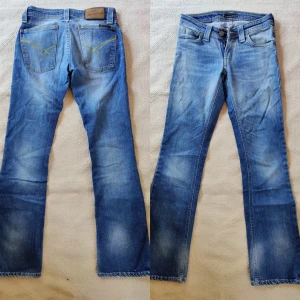 Y2K denimbirds low-rise bootcut jeans  - Lågmidjade bootcut jeans av märket DENIMBIRDS från tidigt 2000-tal, i perfekt skick 💞 Insida ben: 78 cm/ Gren: 17,5 cm/ Midja: 70 cm