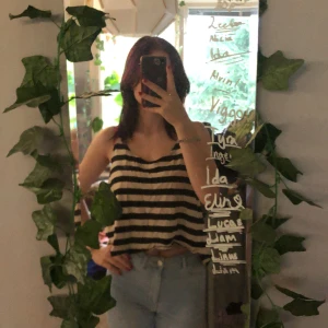 Kort linne - En randigt kort linne som jag hittade i en karton så kan ej säga hur använd den är💕