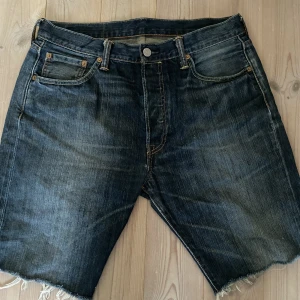 Levis jorts - Feta faded Levis jorts w33 fråga gärna om mått om de behövs👌