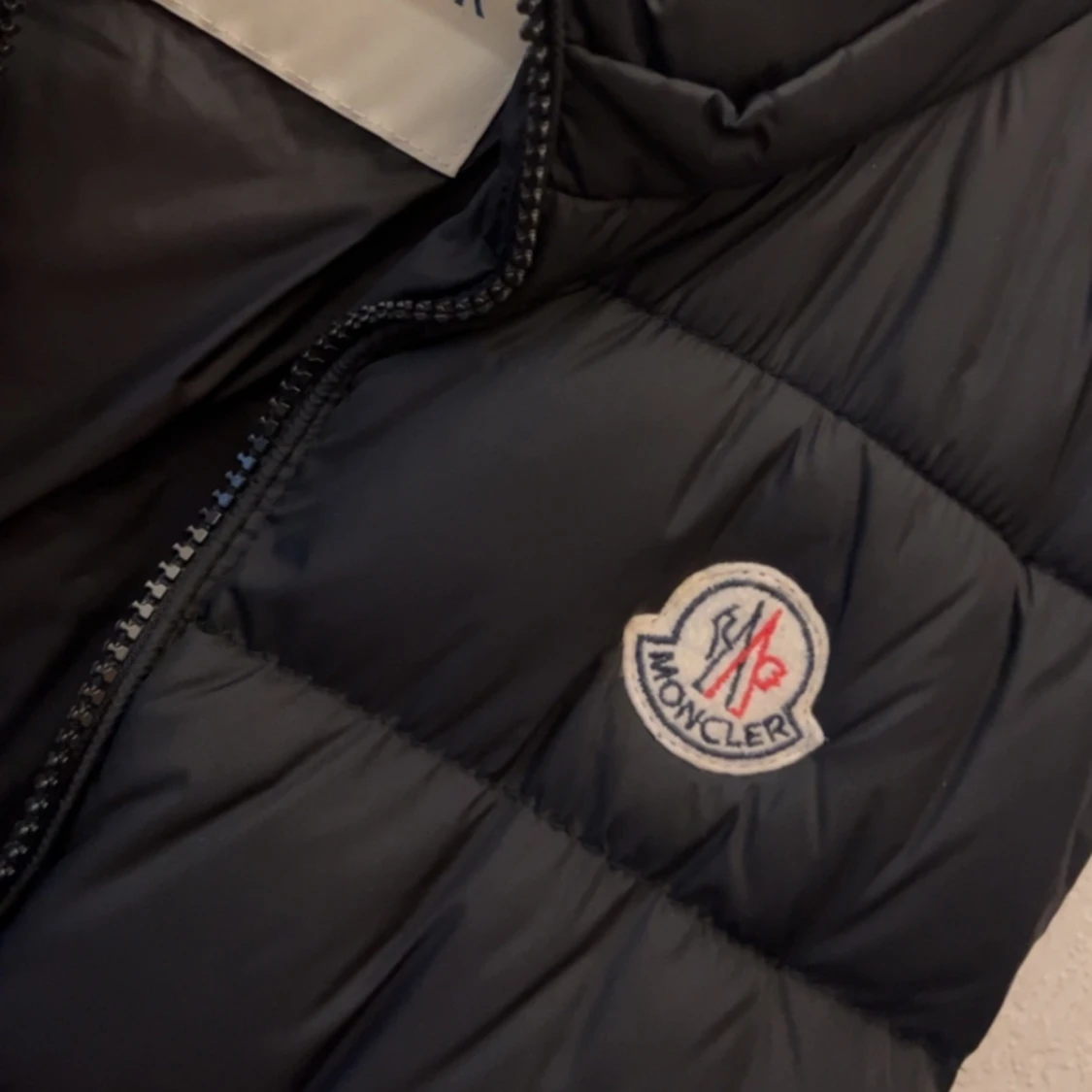 Moncler väst  - 90