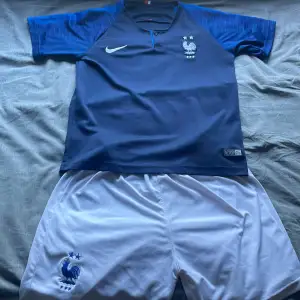 Ett Frankrike fotboll kit i storlek S Allt för 150kr