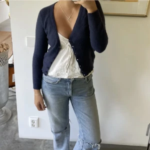 Kashmir kofta - 100% Kashmir kofta från H&M. Tecken på användning men i gott skick! 