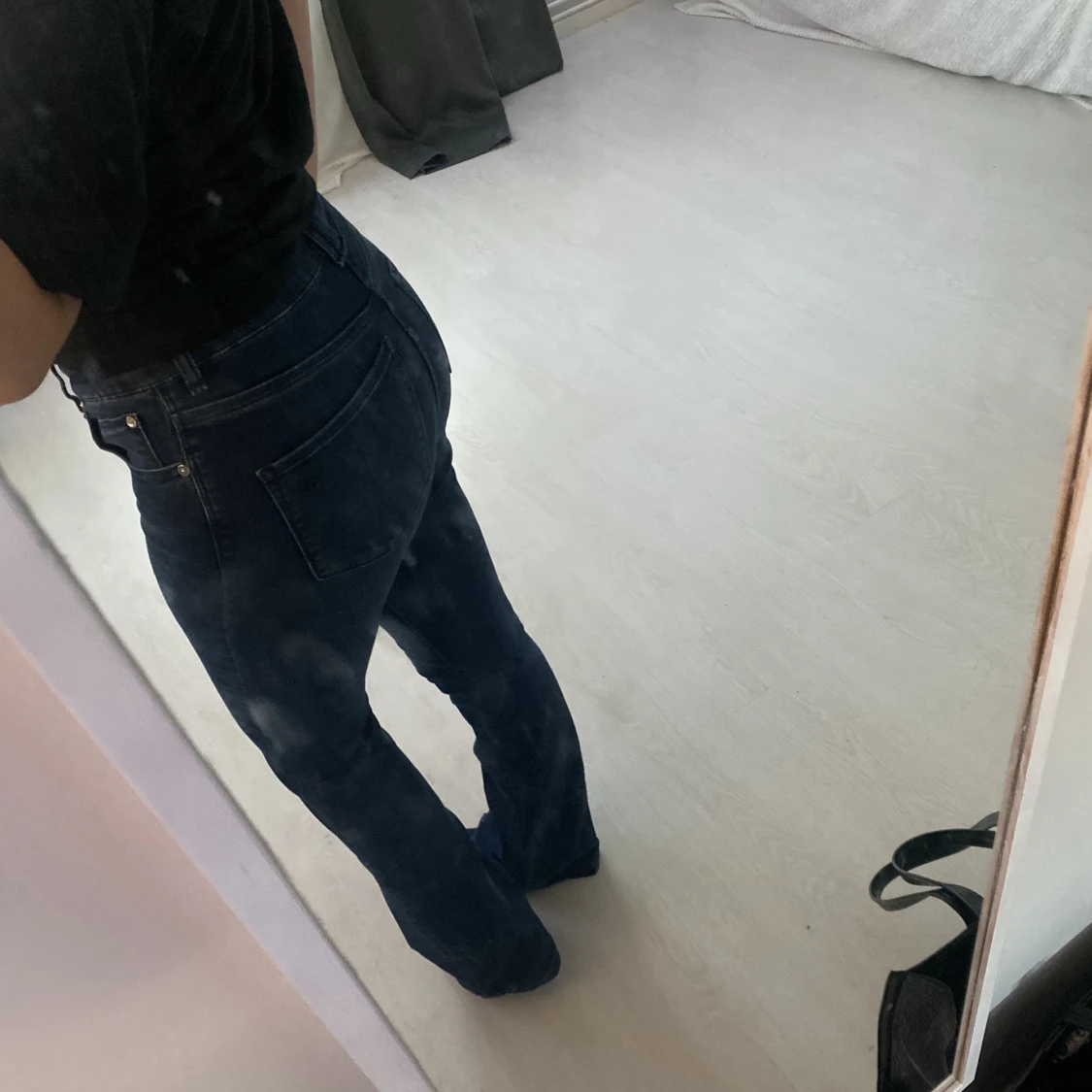 Mörkblåa jeans - 90