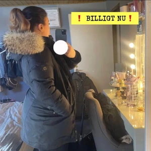 HOLLIES  - Helt ny vinterjacka.  Oanvänd.  Allting är fungerande.  Nypris 3 795;-kr 🤎 27/8 sänkt från 2000 till 1200kr