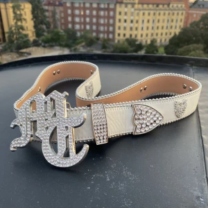 TUTTOLENTE BÄLTE  - Köpt för 1200 knappt använd. 