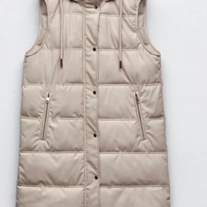 Zara väst biege - Helt oanvänd biege zara väst pris kan diskuteras 