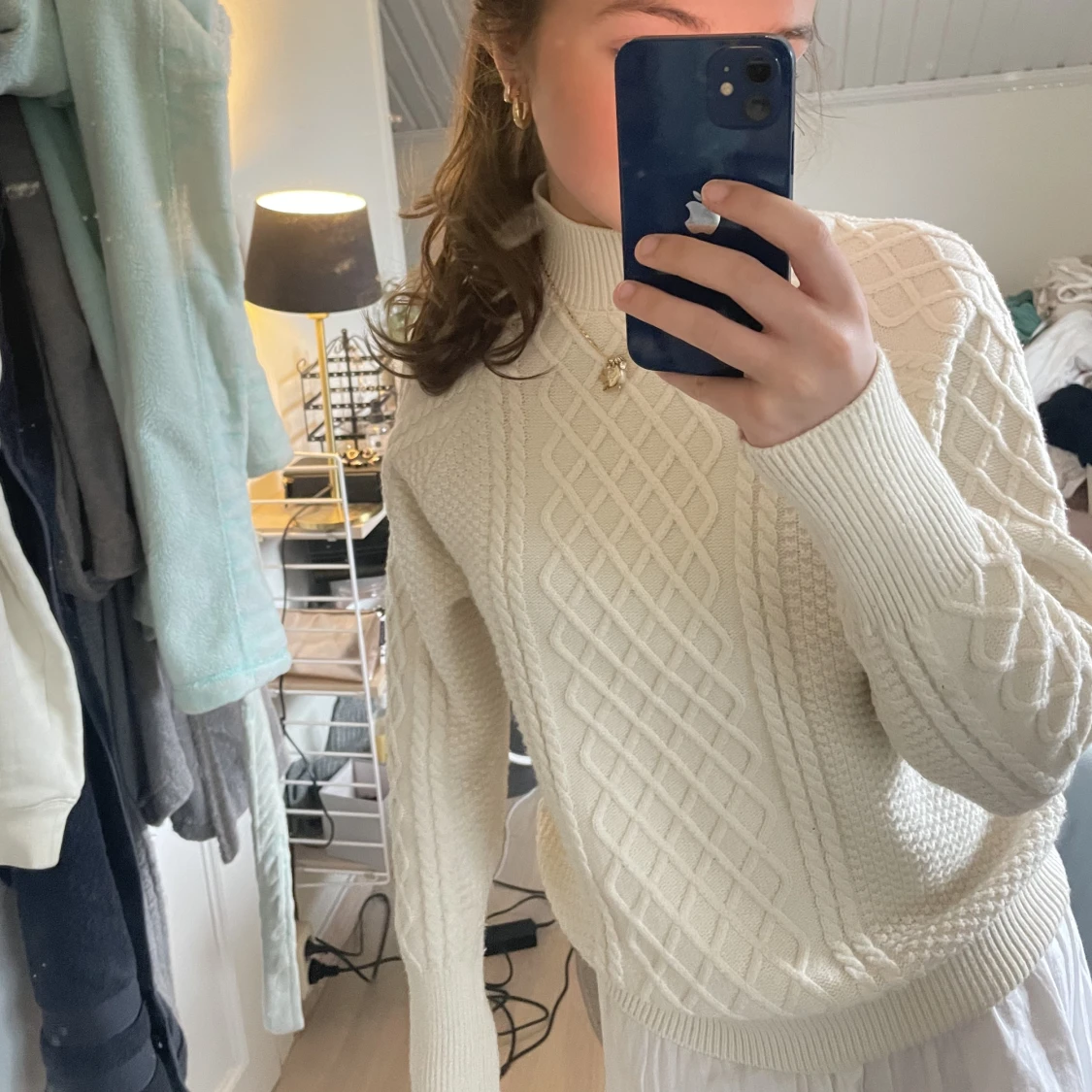 Offwhite stickad tröja  - 90