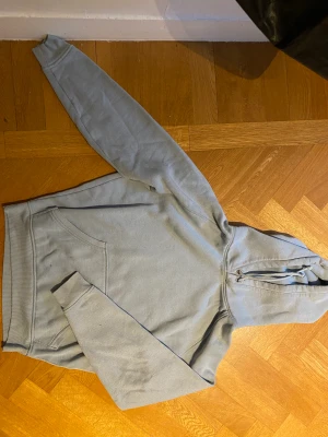 Blå hoodie från bik bok - Använd några gånger, bra skick, lite oversize. Axelbredd 47 längd 60