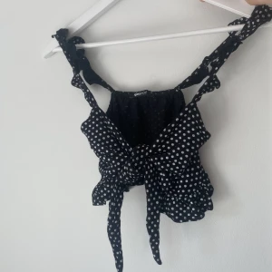 Sommartopp  - Snygg topp perfekt till sommaren! 